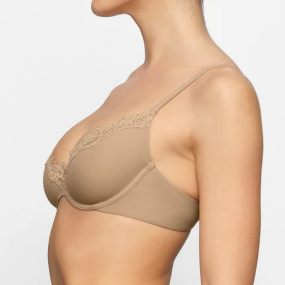 SKIMS Fits Everybody Unlined Lace Scoop Bra - Picture 13 of 14